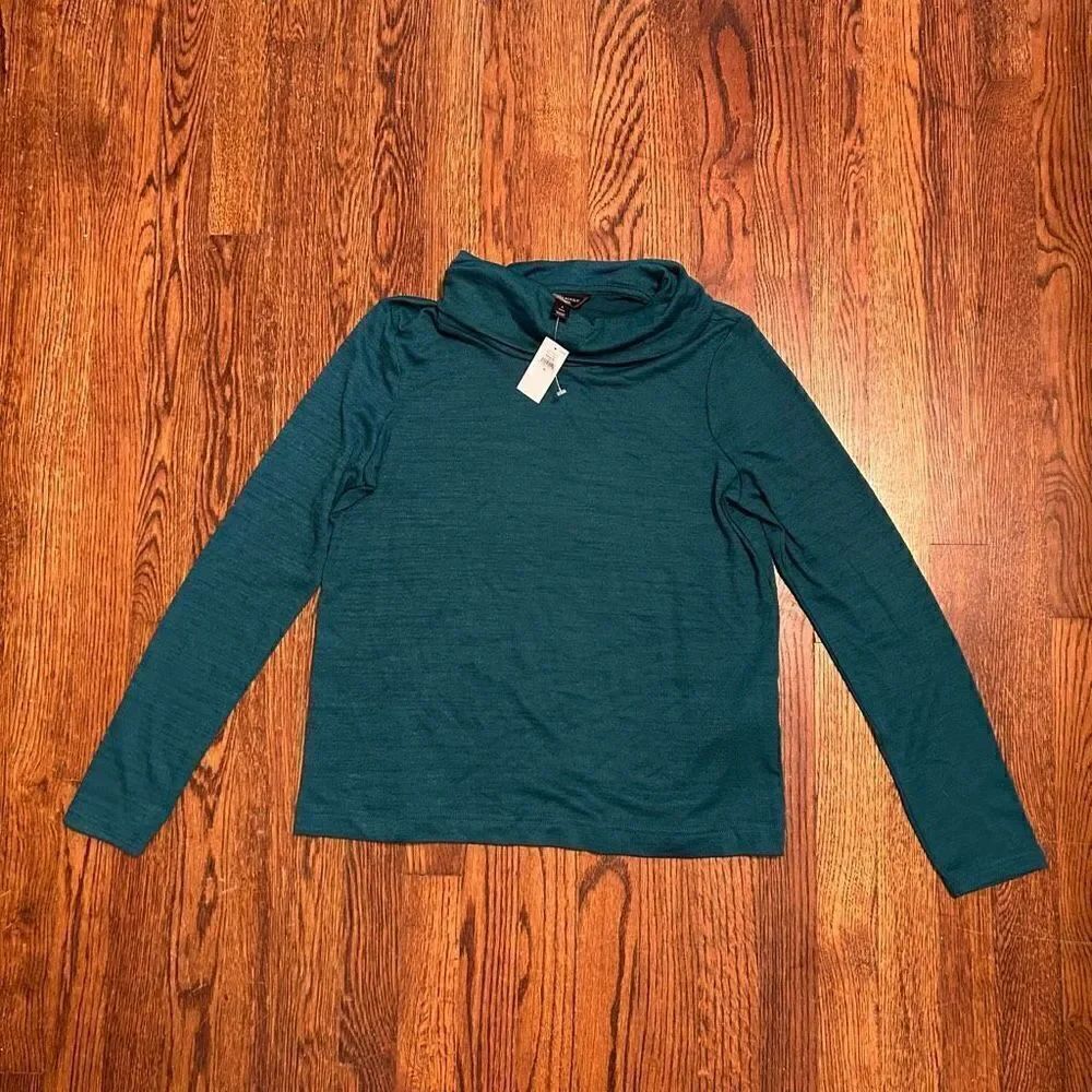 New banana republic sweater